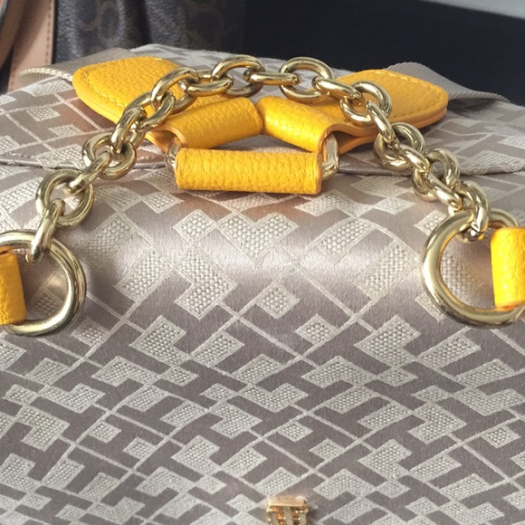 Tommy Hilfiger Bag - Picture 2 of 5